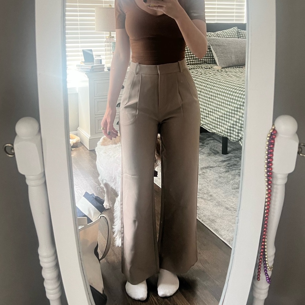 Sloane Tailored Wide Leg Pant (from Abercrombie)